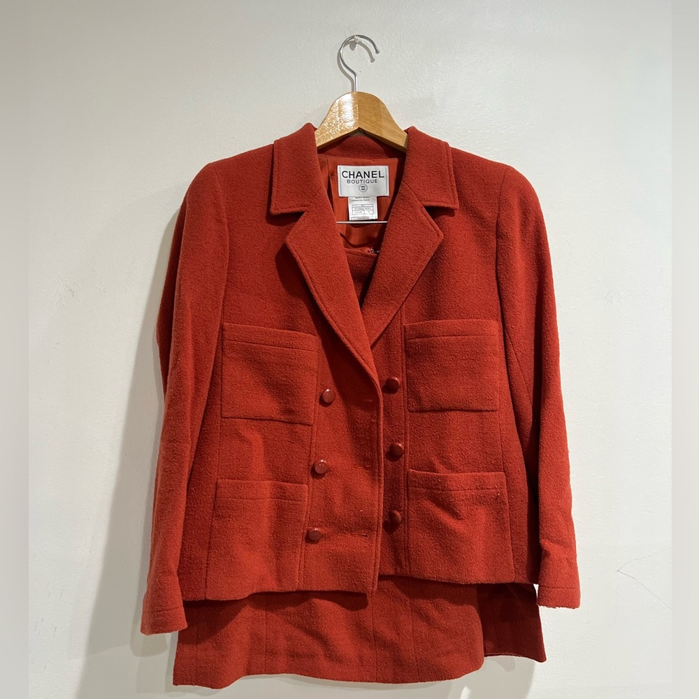 VINTAGE CHANEL BOUTIQUE Wool Blazer & Skirt Set – Size 38 (1998 Collection)